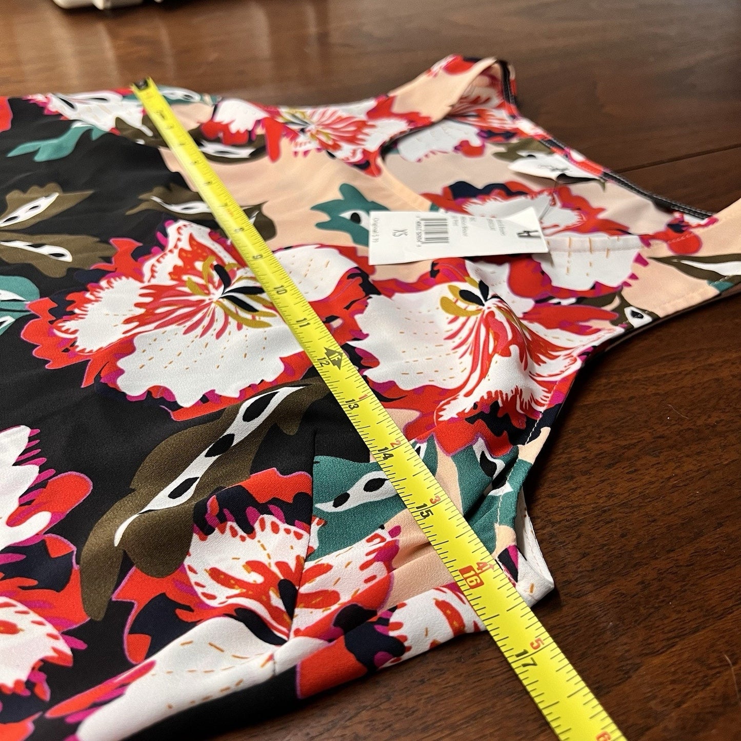 NWT Cabi XS Sleeveless Hibiscus Blouse Lily Print 5542 Floral Tropical Vacation