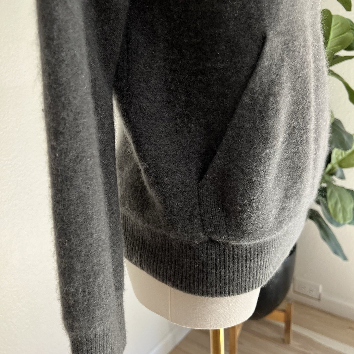 $495 Vince Cashmere Pullover Hoodie Grey XS Women Designer Quiet Luxury Sweater