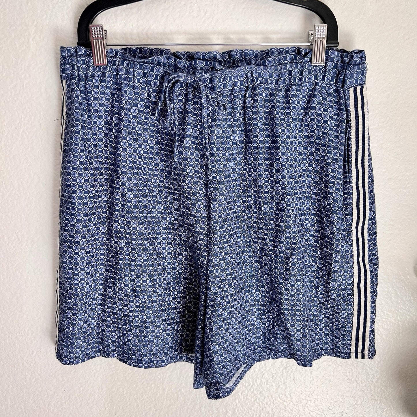 Johnny Was (M) Patched Ikat Linen Paperbag Shorts JW Los Angeles JWLA Beach Prep