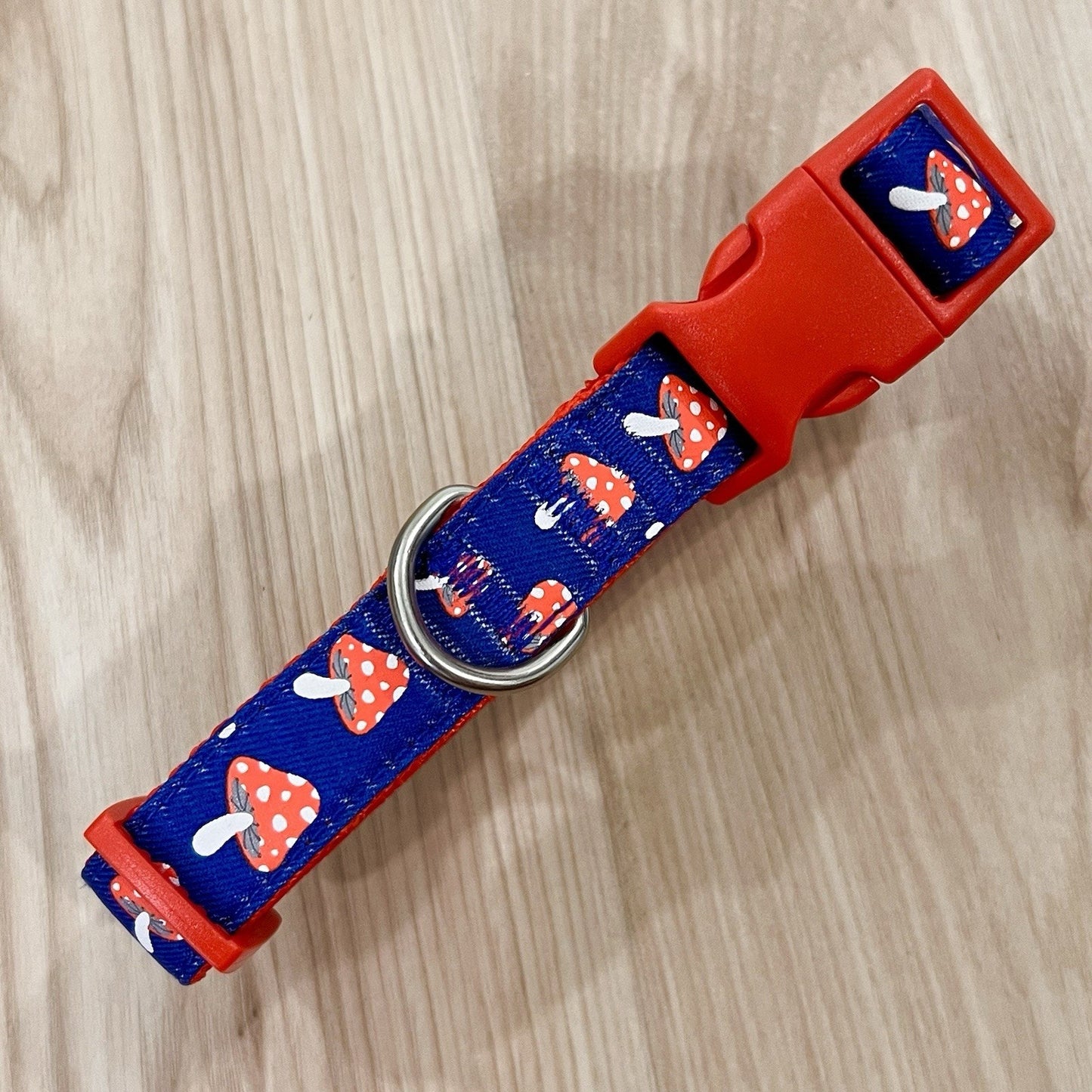 Medium Dog Puppy Collar Retro Mushrooms Unisex Red Blue 13-20” Adjustable