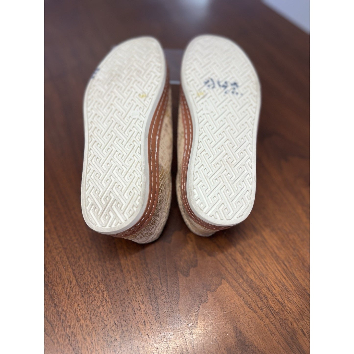 Corso Como Naimie Womens Gold Leather Reptile Print Slip-on Sneakers Sz 8.5