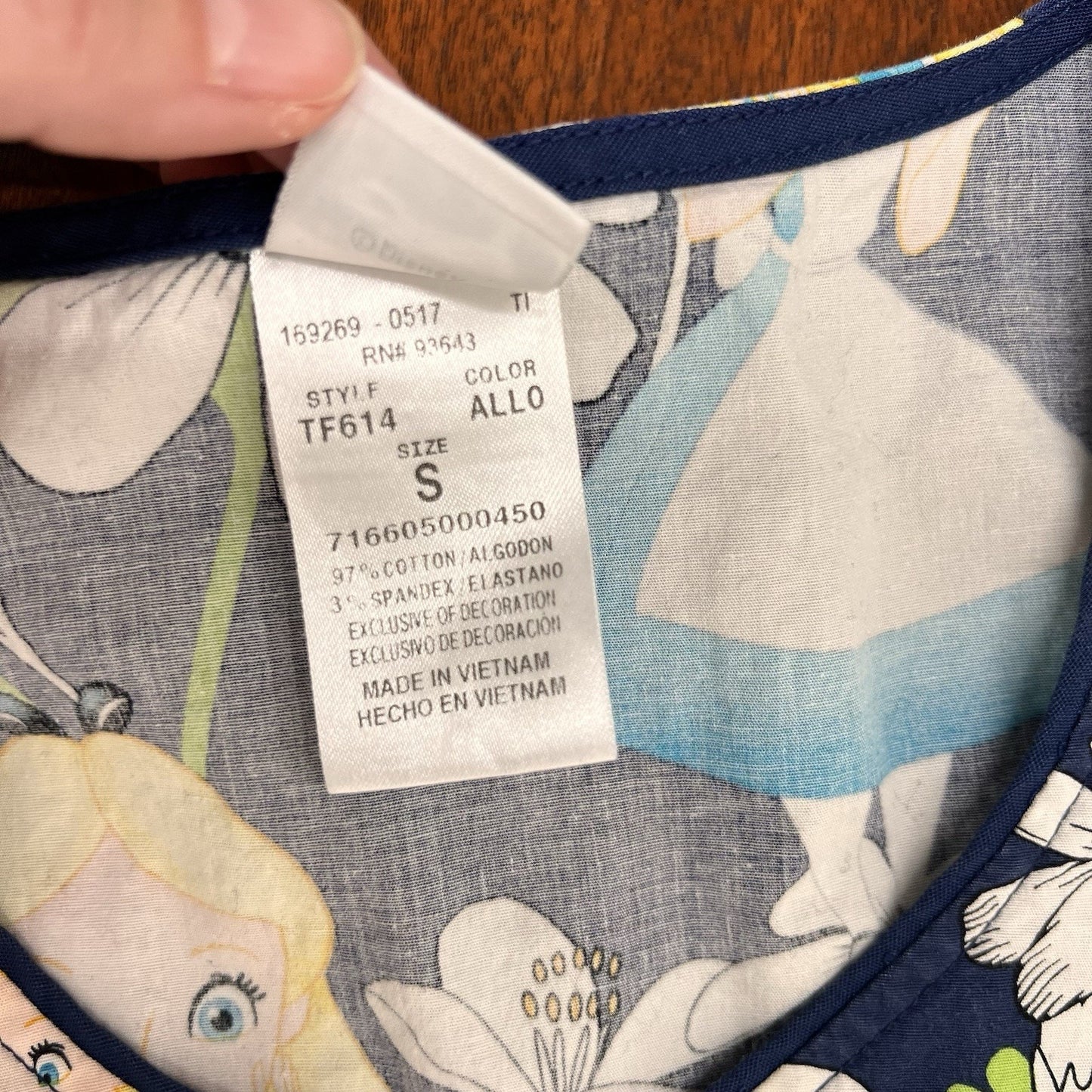 Alice In Wonderland (S) Women’s Scrub Top Tooniforms TF614 Mad Hatter