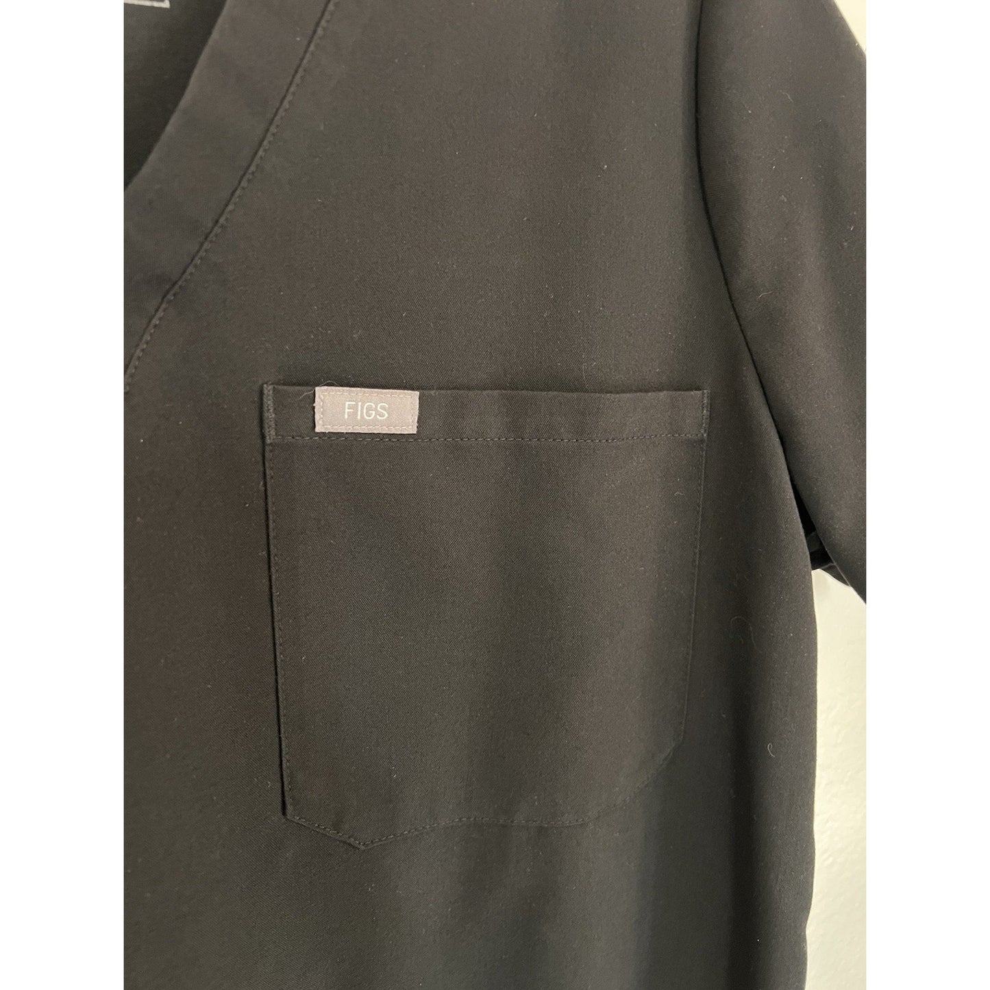 FIGS Catarina 1 Pocket Women’s Scrub Top PO# 1396 Size Medium Style# FW1000