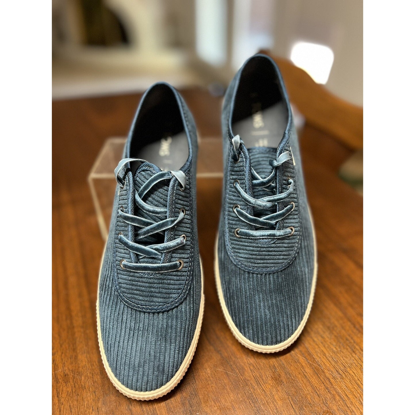 TOMS Women’s Blue Corduroy Lace Up Shoes Size 8