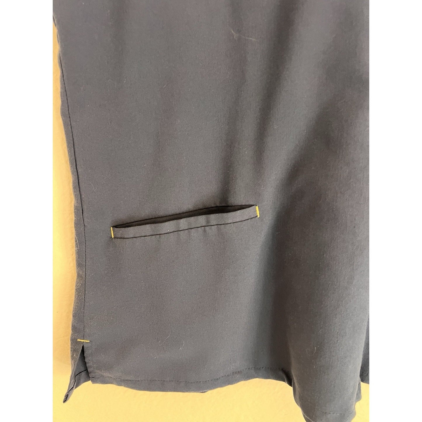 FIGS Catarina 3 Pocket Women’s Scrub Top Size Medium