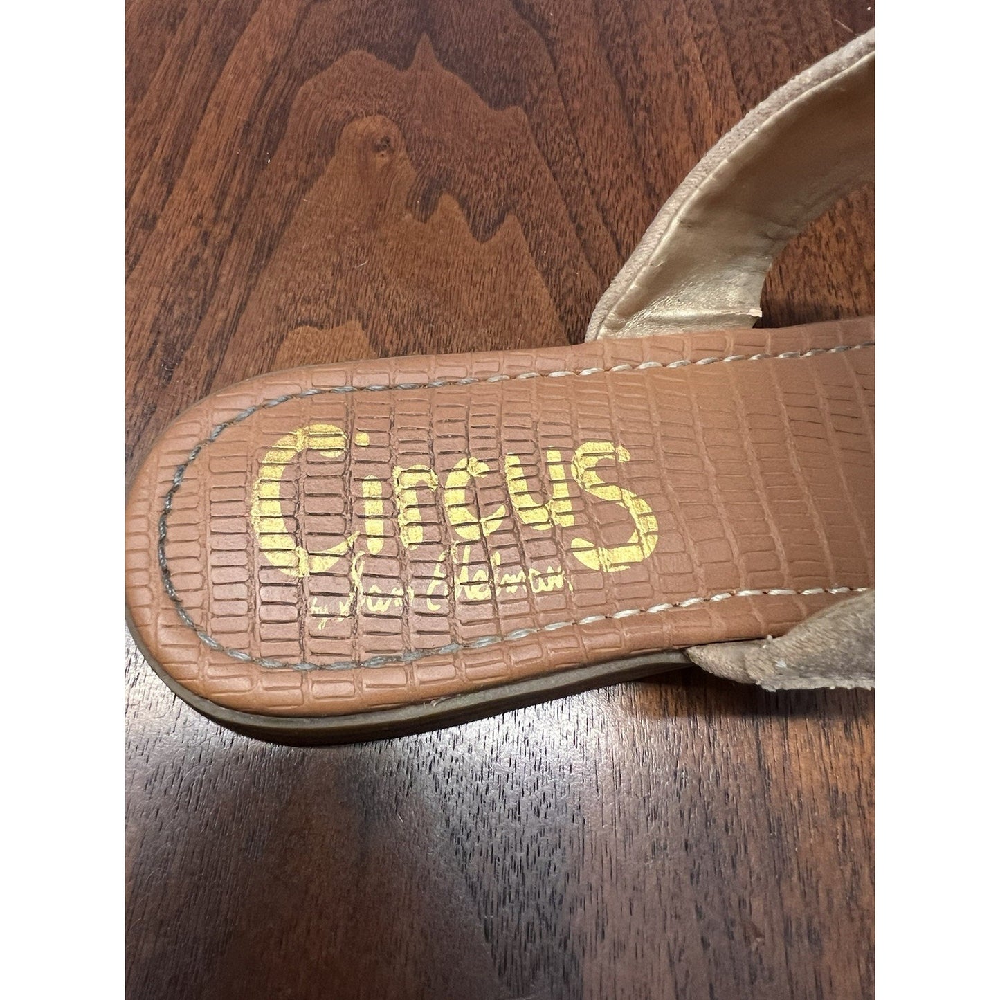 Circus by Sam Edelman Carissa Sandal Gold Front Strap Tan Suede Top Strap Sz 6.5
