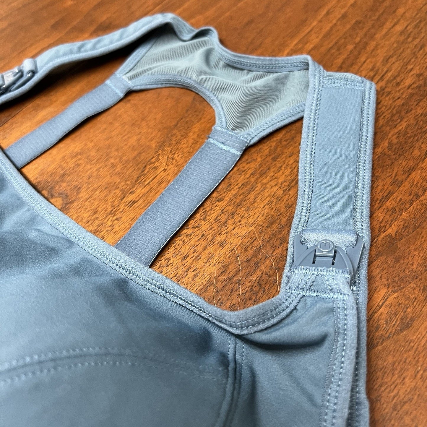 momcozy Nursing Sports Bra 2XL Plus Size 42DD/E Blue Wireless Padded Low Impact