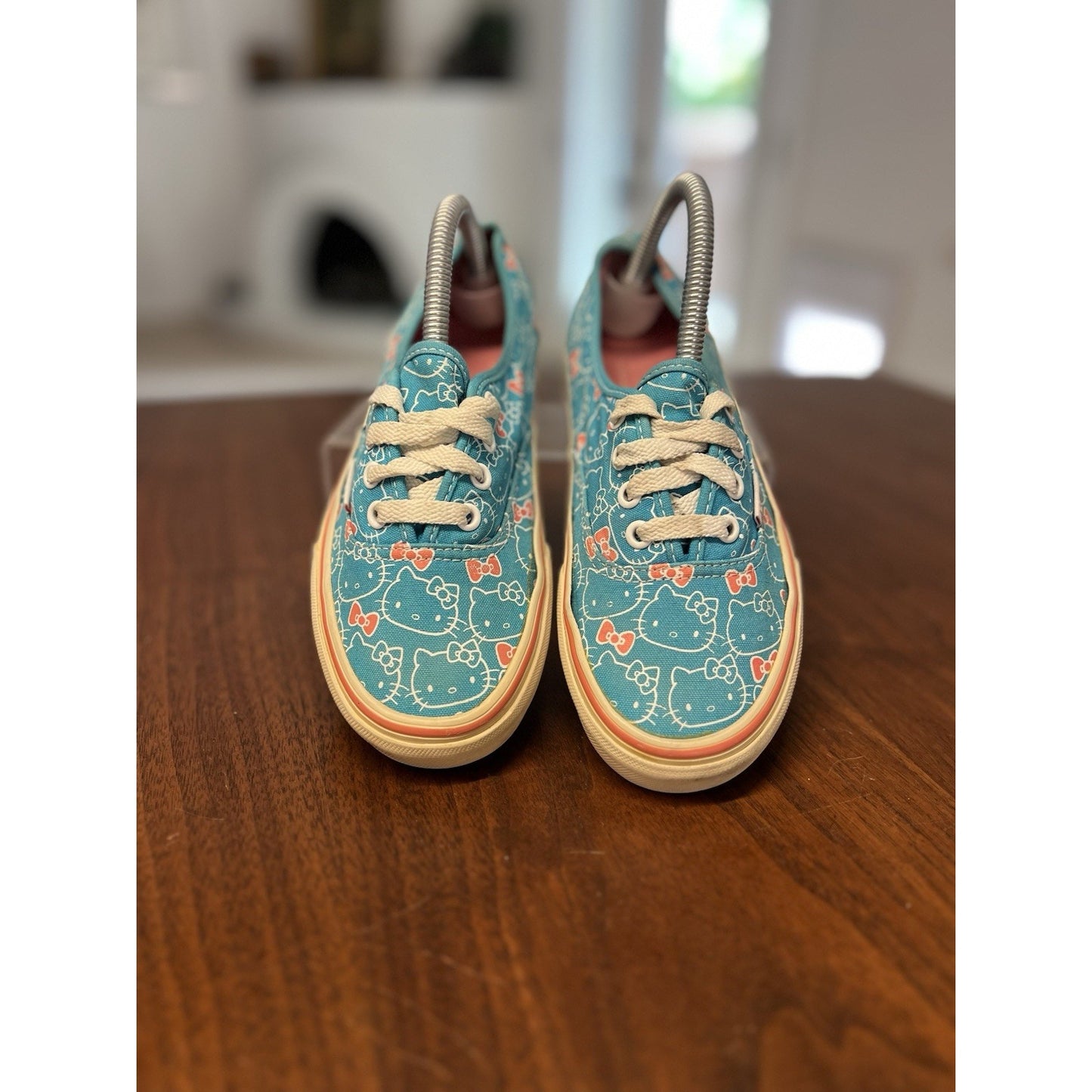 Vans Hawaiian Ocean Blue Hello Kitty Print Lace-up Sneakers Women’s Size 6