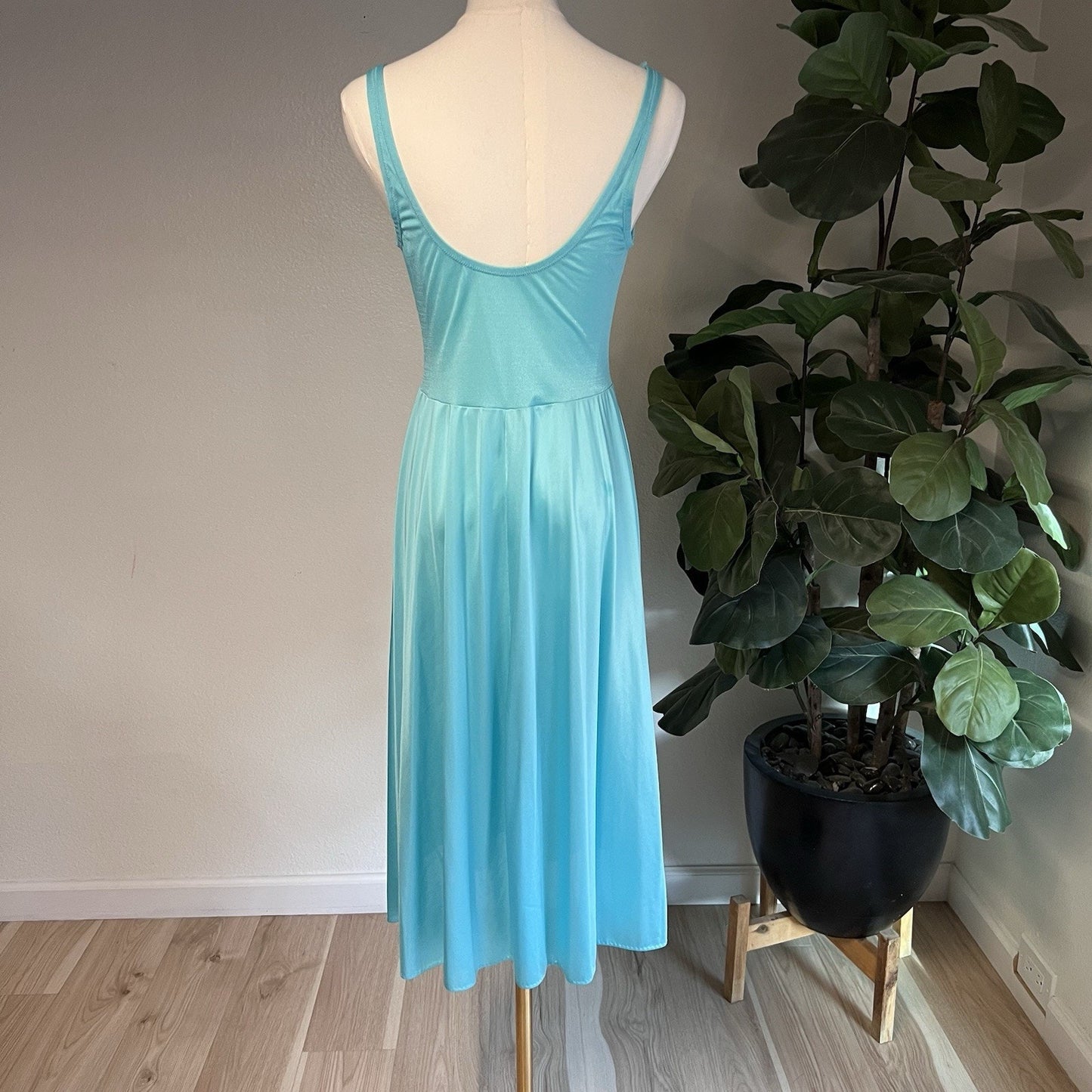 OLGA Bodysilk Peignoir Lace Trimmed Nightgown (L) Coquette Slip Dress Vintage