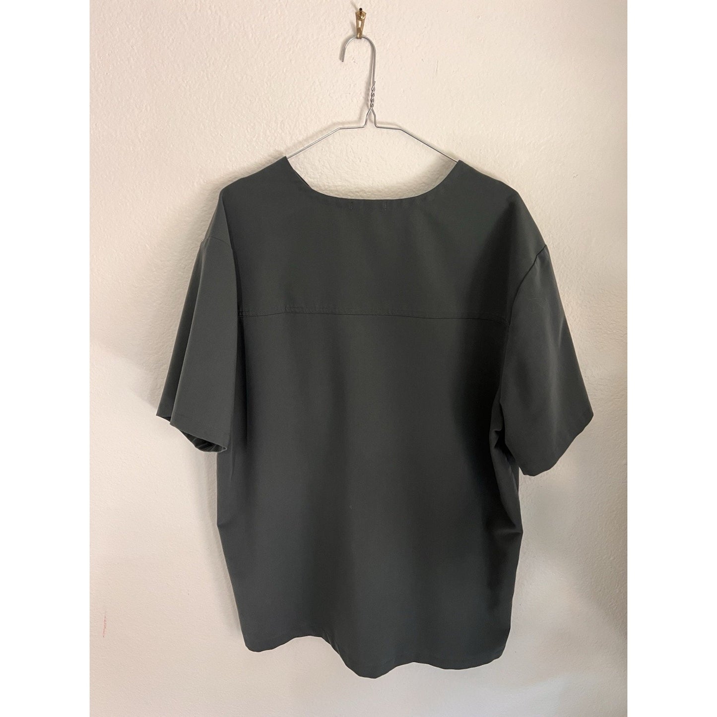 FIGS Leon 1 Pocket Men’s Scrub Top Size XL