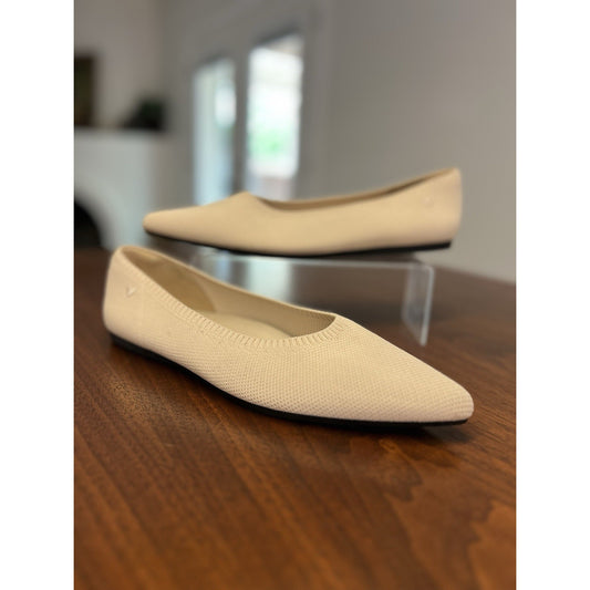 Vivaia Aria 5 Pointed-Toe Ballet Flats Almond Beige Comfort Size 42 / 10 US