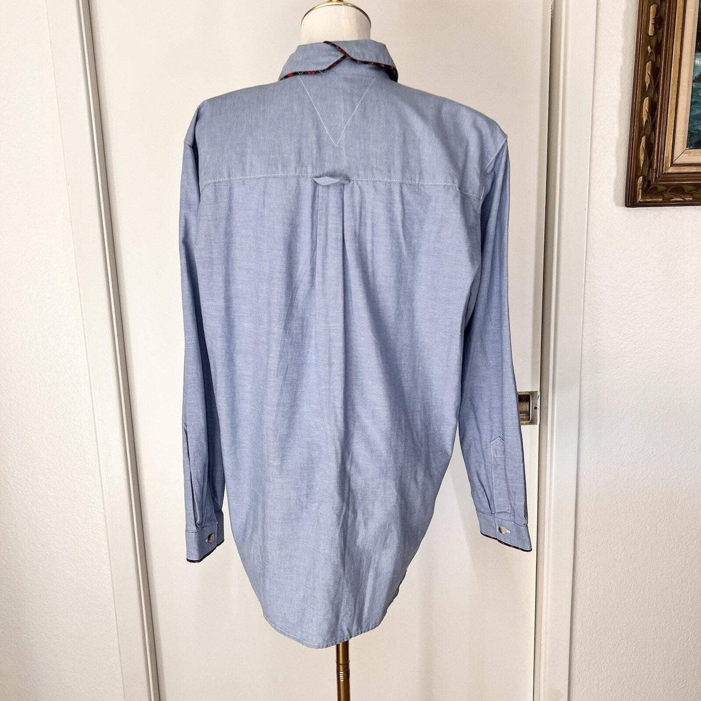 Signature by Northern Isles Teacher Button Up Shirt Chambray Kitsch Embroidered