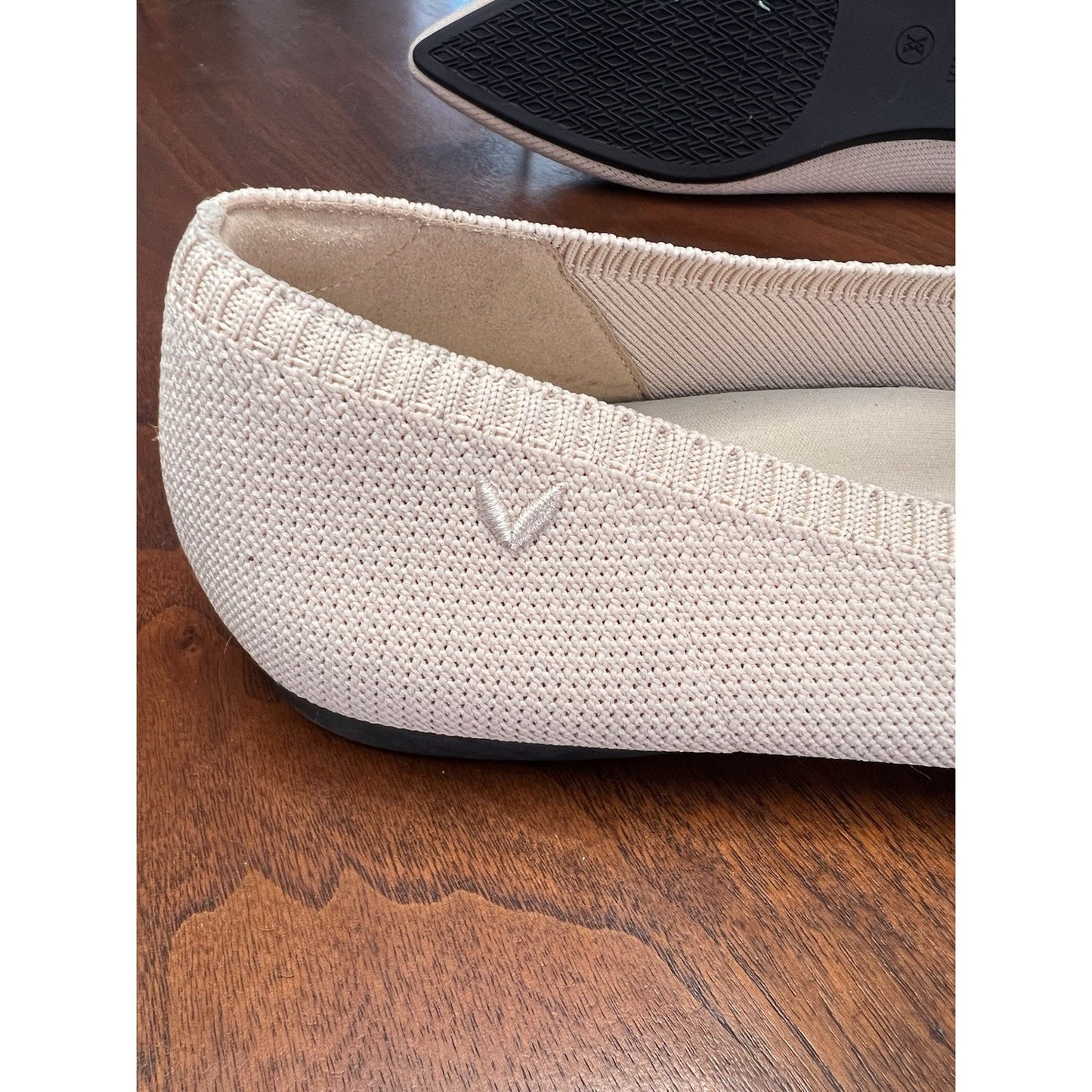 Vivaia Aria 5 Pointed-Toe Ballet Flats Almond Beige Comfort Size 42 / 10 US