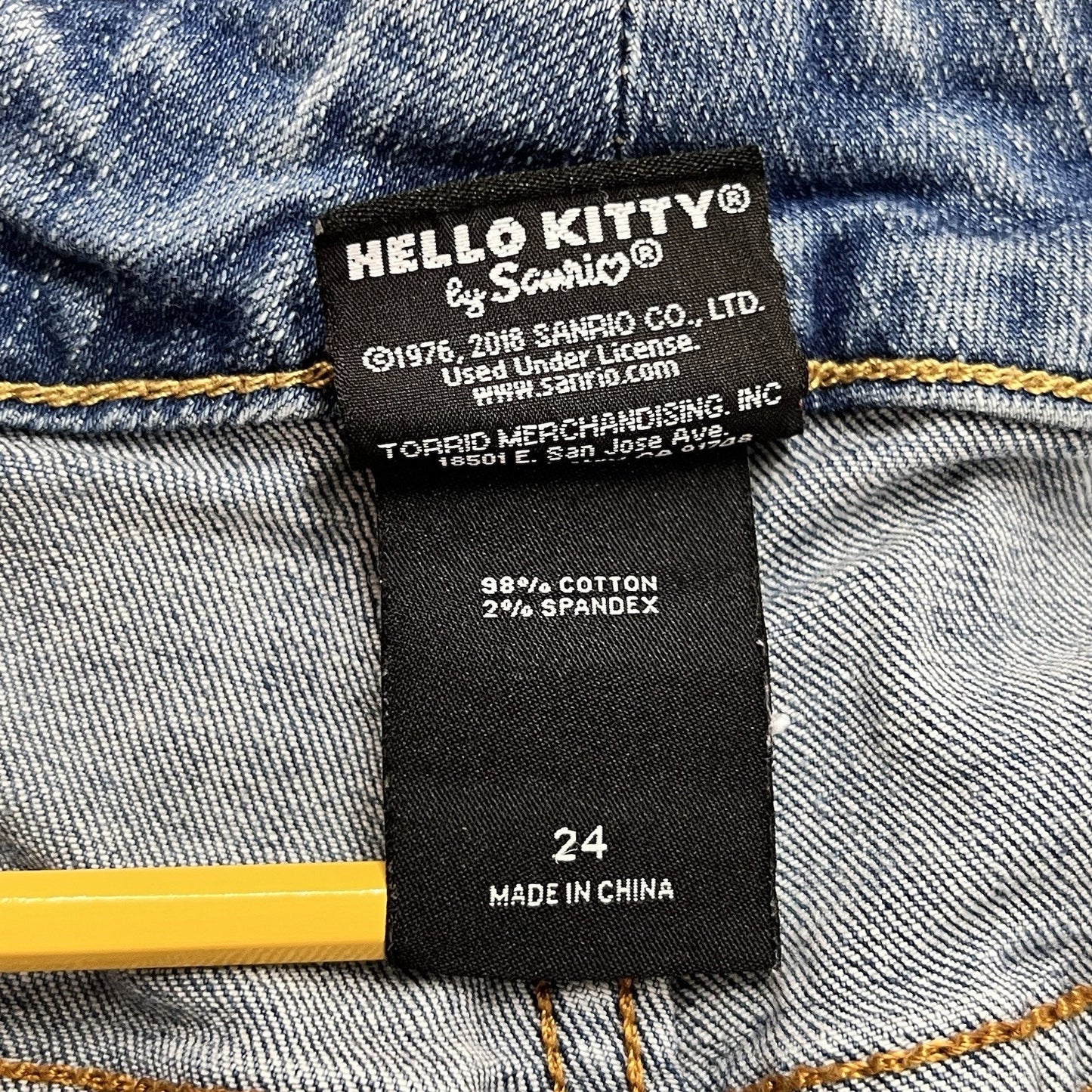 Hello Kitty Torrid Denim Jean Shorts Plus Size 24 Distressed 44” Stretch Patch