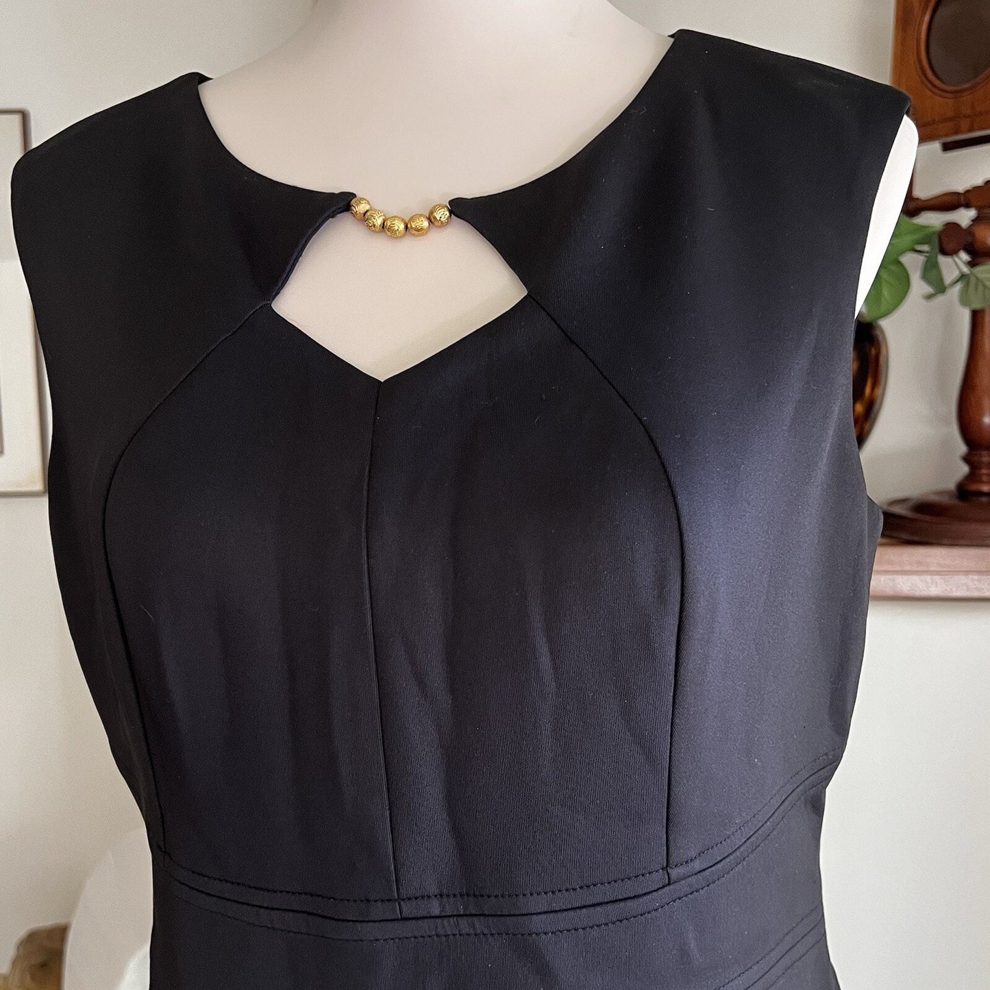 Ellen Tracy Sz 10 Black W/ Gold Holiday Party Elegant Classy Cocktail Dress MOB