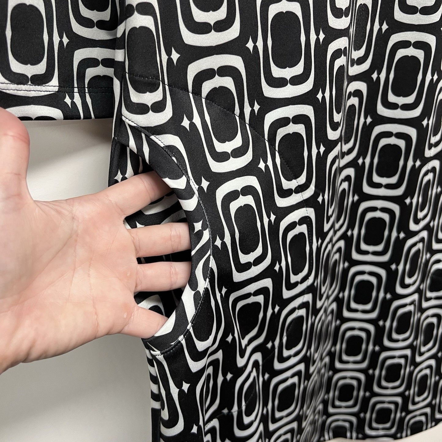 Lesley Evers XS Shift Dress Mid Retro 60s Style Black White Geometric Op Art