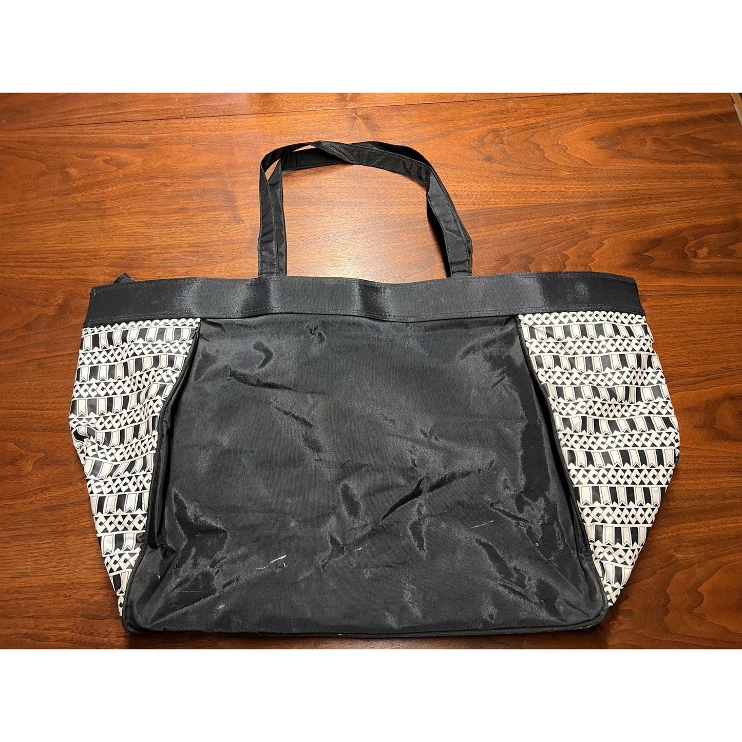Estee Lauder Black And White Pattern Tote Bag