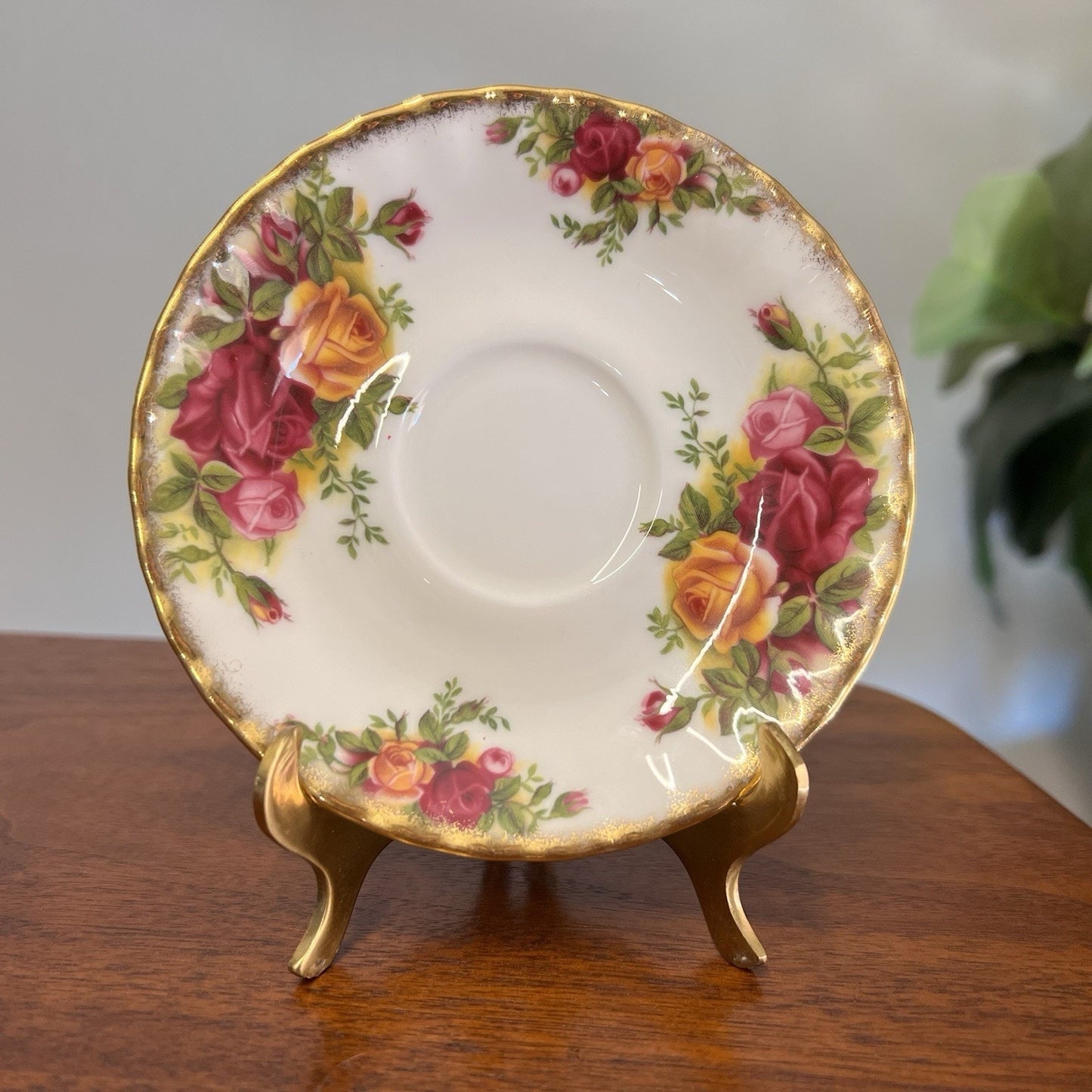 1962 Royal Albert Old Country Roses 5” Saucer Demitasse Cup Can Shape Bone China
