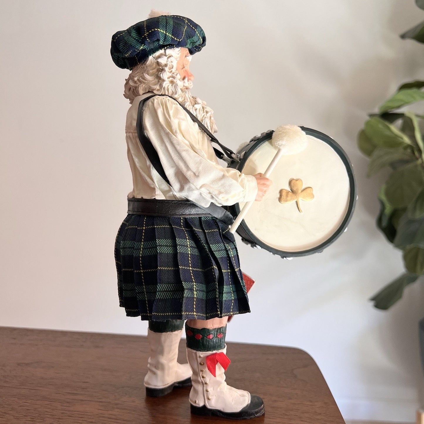 Dept 56 Clothtique Possible Dreams Kiss Me I’m Irish Santa Christmas 71299