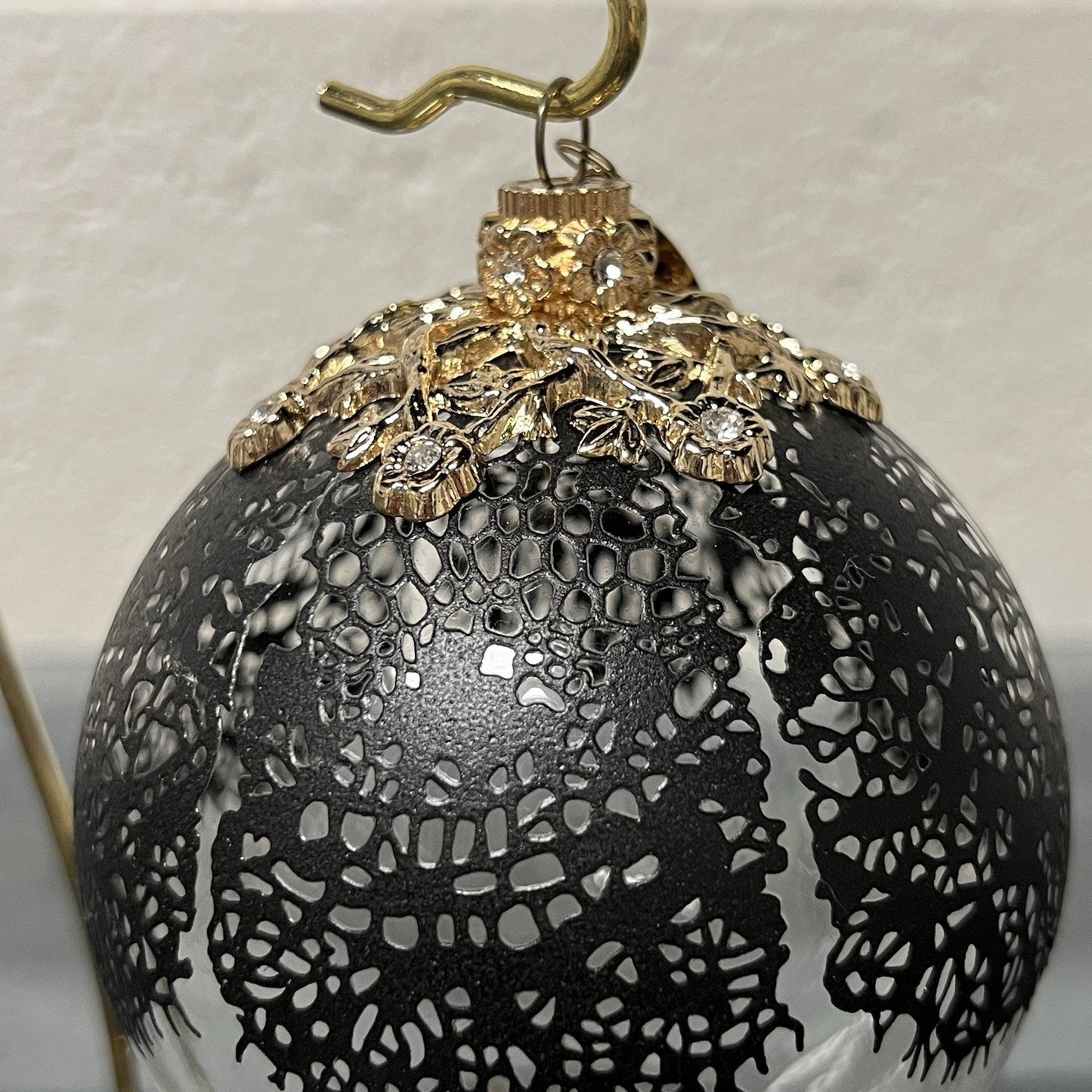 Jason Wu 3 Glass Christmas Ornaments Luxury Designer Red Black White Gold Lace