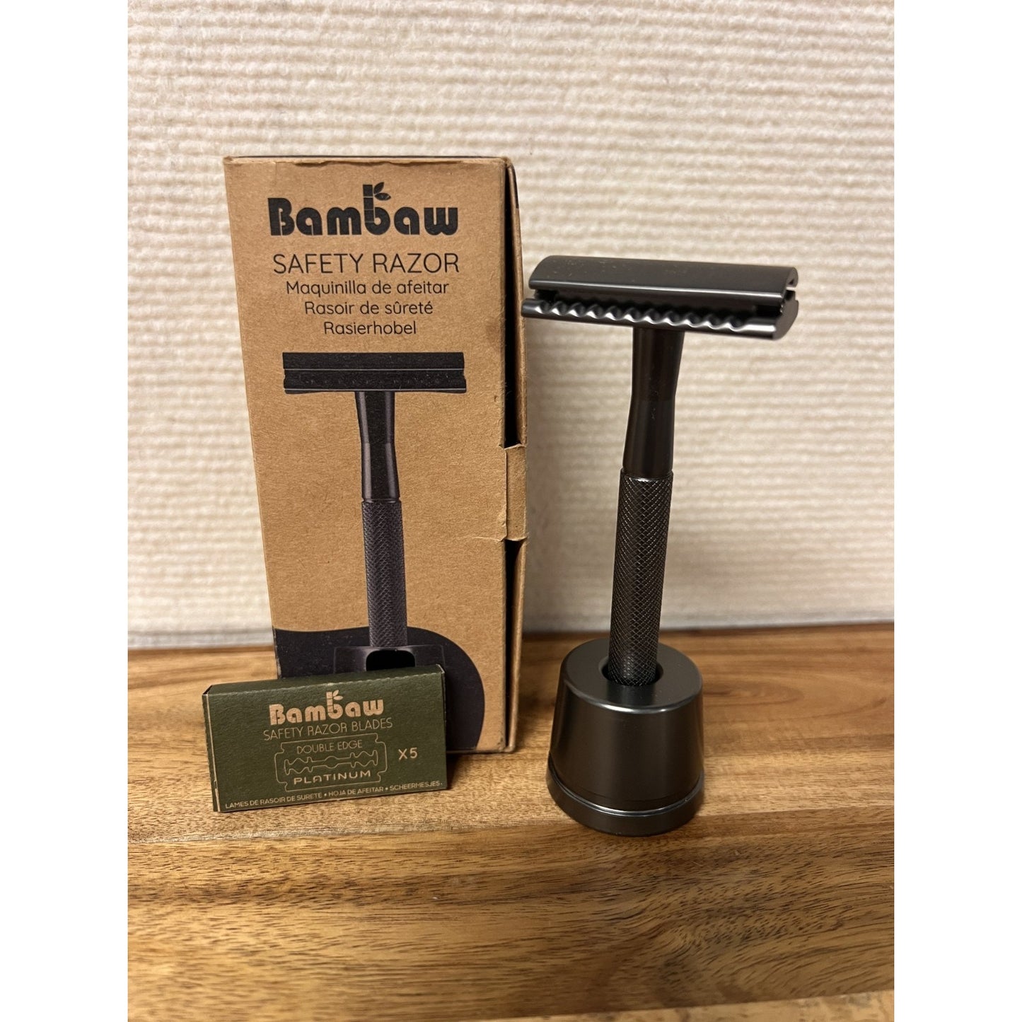 NIB Bambaw Black Metal Safety Razor with Stand