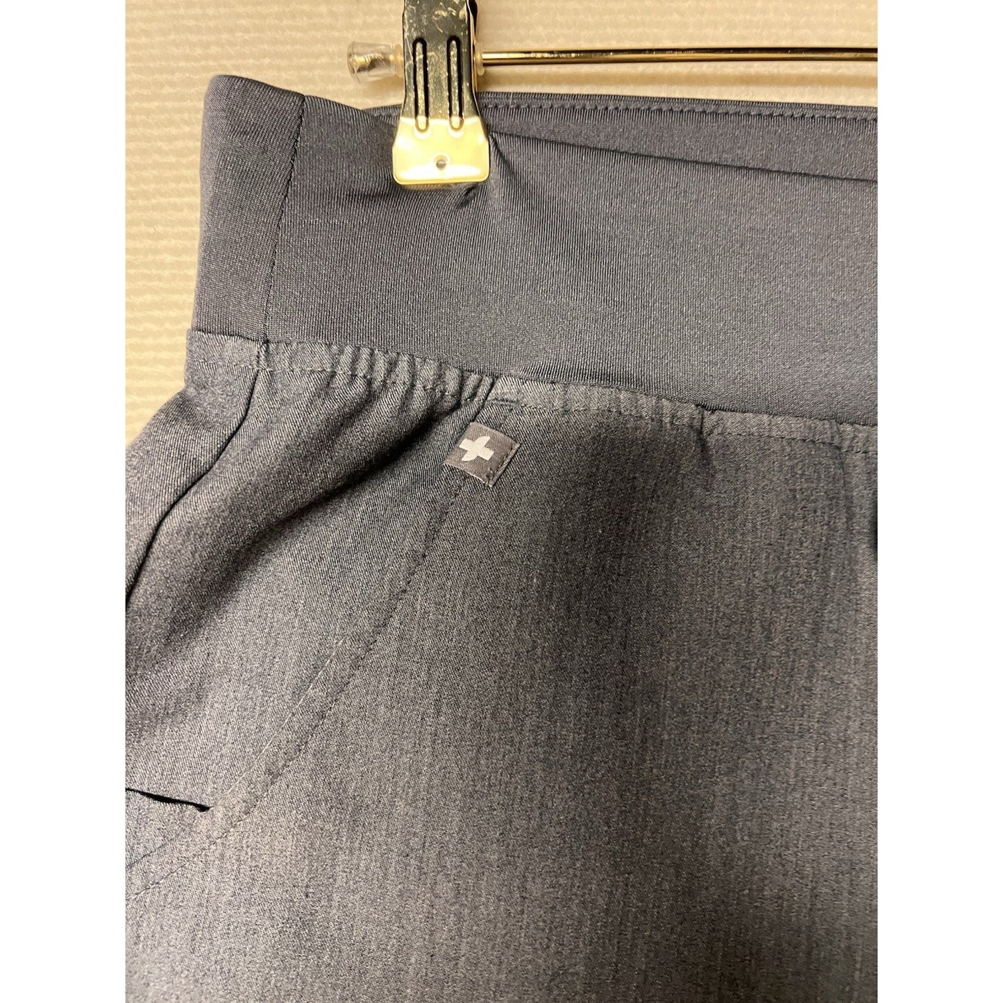 FIGS Zamora 2.0 Jogger Scrub Pants Nurse Medical Workwear Women’s Size M/T Gray