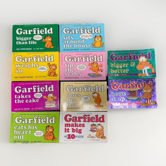 Lot Of 32 Vintage Garfield Paperback Comic Books 1-24, 26-33