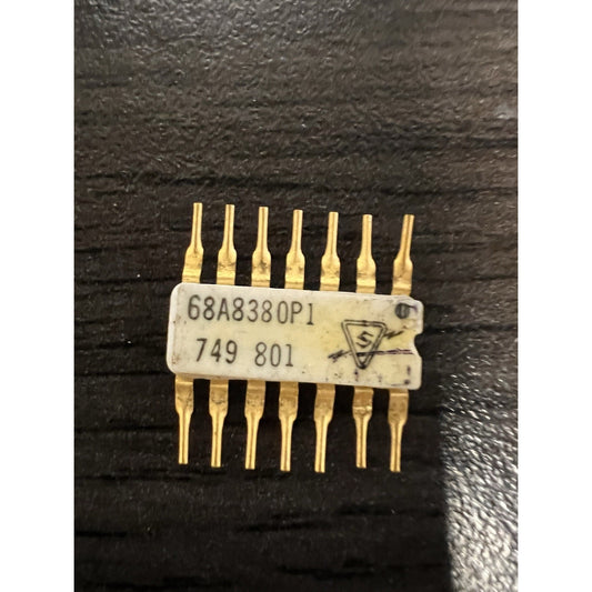 Rare Vintage Signetics 68A8380P1 White Ceramic Gold IC Chip 14-Pin DIP 1974 NOS