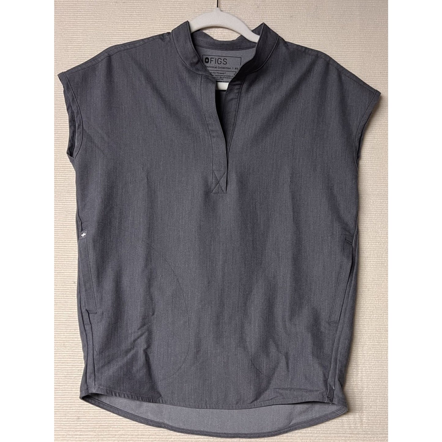 Figs Women's Technical Collection Rafaela Oversized Scrub Top Graphite Size XS