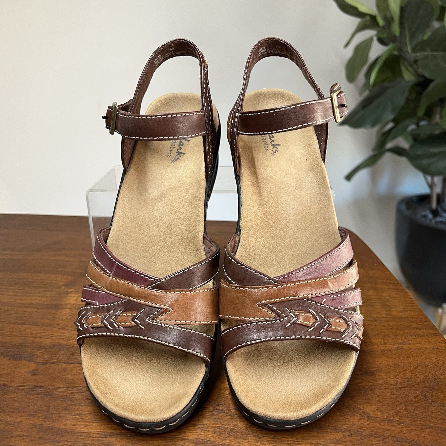 CLARKS Bendables Lexi Norwich 9M Leather Sandals Brown Ankle Strap Boho Wedge