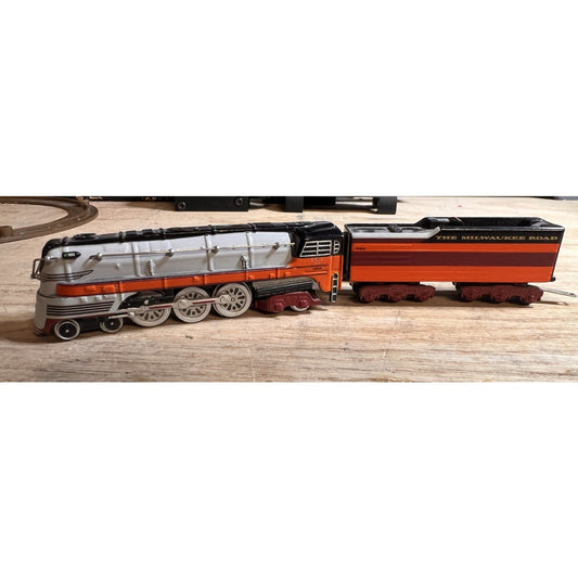 Vintage Hallmark Cards Keepsake 2004 Lionel Milwalkee Road Train Engine Diecast