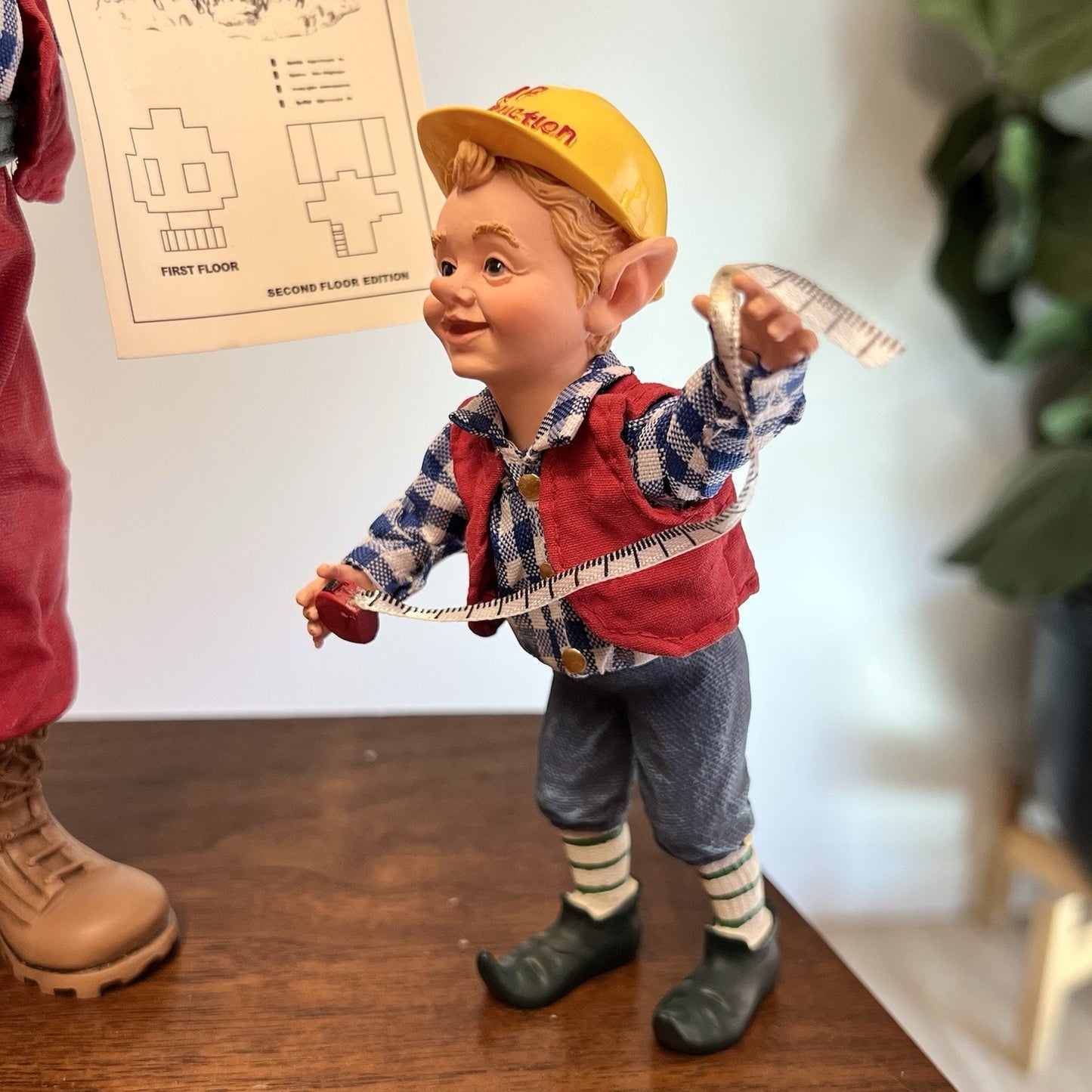 Dept 56 Possible Dreams Clothtique Extreme Makeover Toyshop Edition Santa 71189