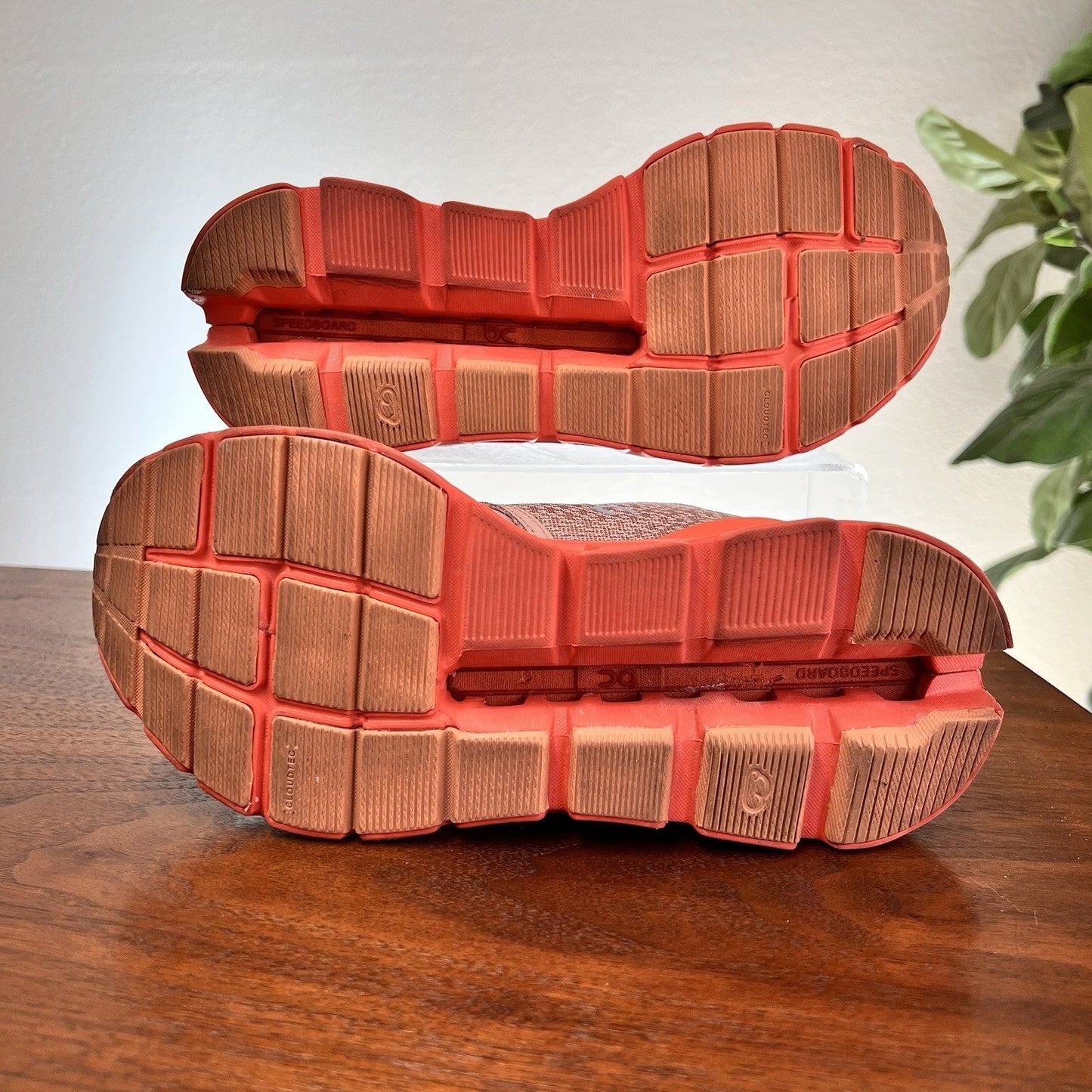 ON Cloudstratus Sz 6 Women Running Sneaker Shoe Rosebrown Flare Orange