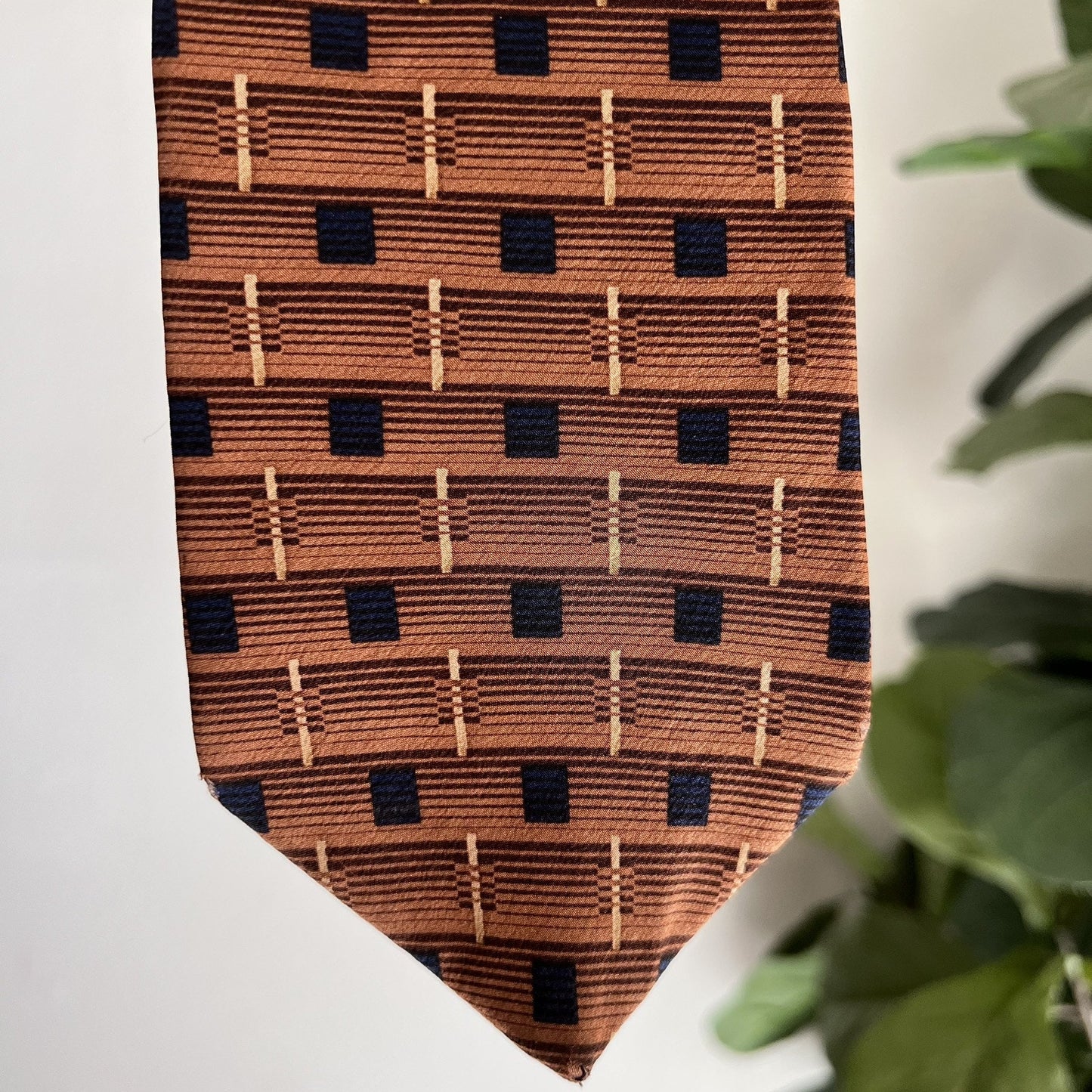 Graham & Lockwood of England 100% Silk USA Brown Bronze Mens Classic Necktie Tie