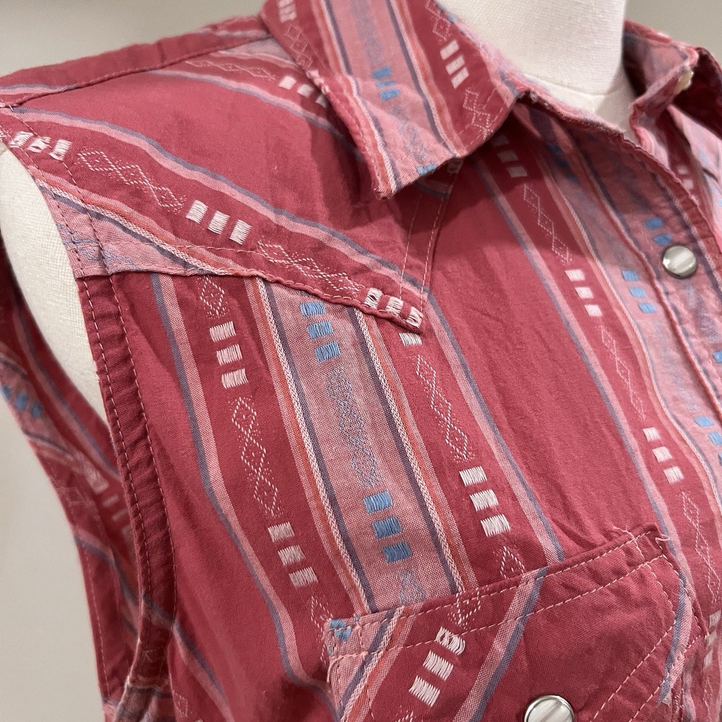Wrangler Retro Western Sleeveless M Women Top Aztec Southwest Pearl Snap Country