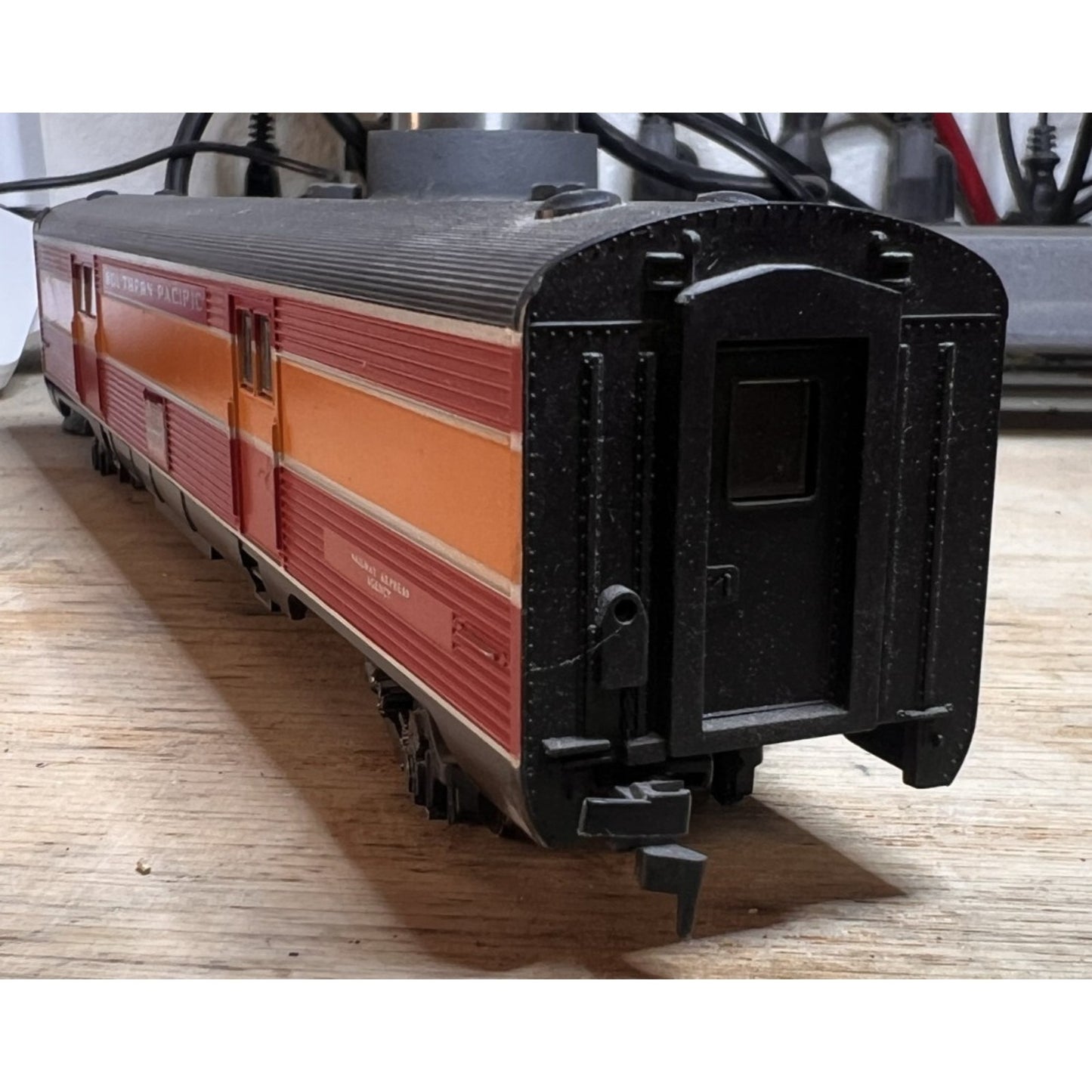 Vintage Bauchman Southern Pacific Daylight Smooth-Side Baggage Train Car
