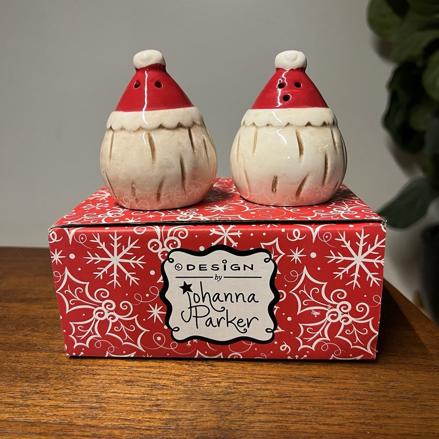 Johanna Parker Retro Santa Claus Salt Pepper Shaker Set NIB Christmas Holiday
