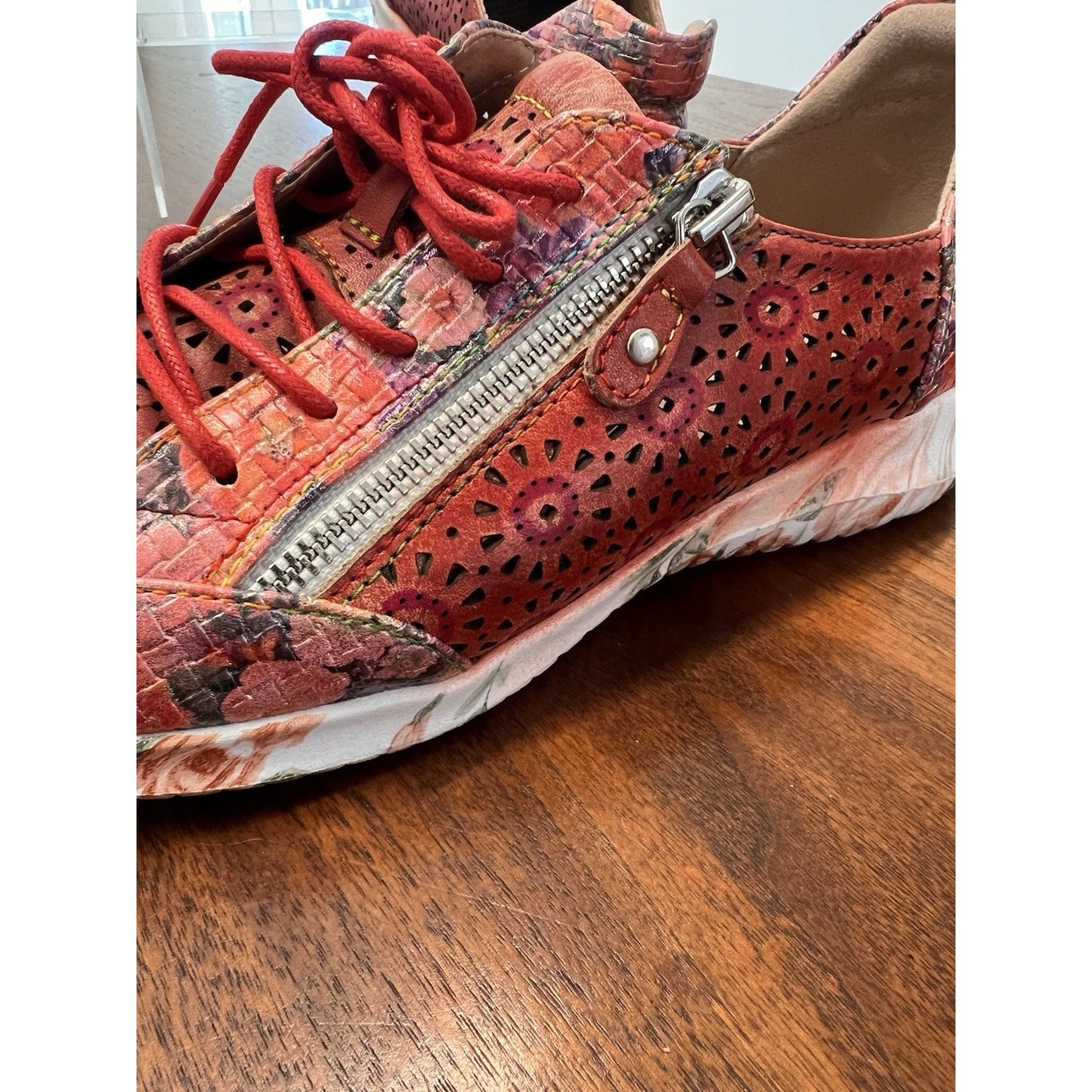 L’Artiste Spring Step Jazzie Lace Up Sneakers Boho Red Floral Women’s 8.5