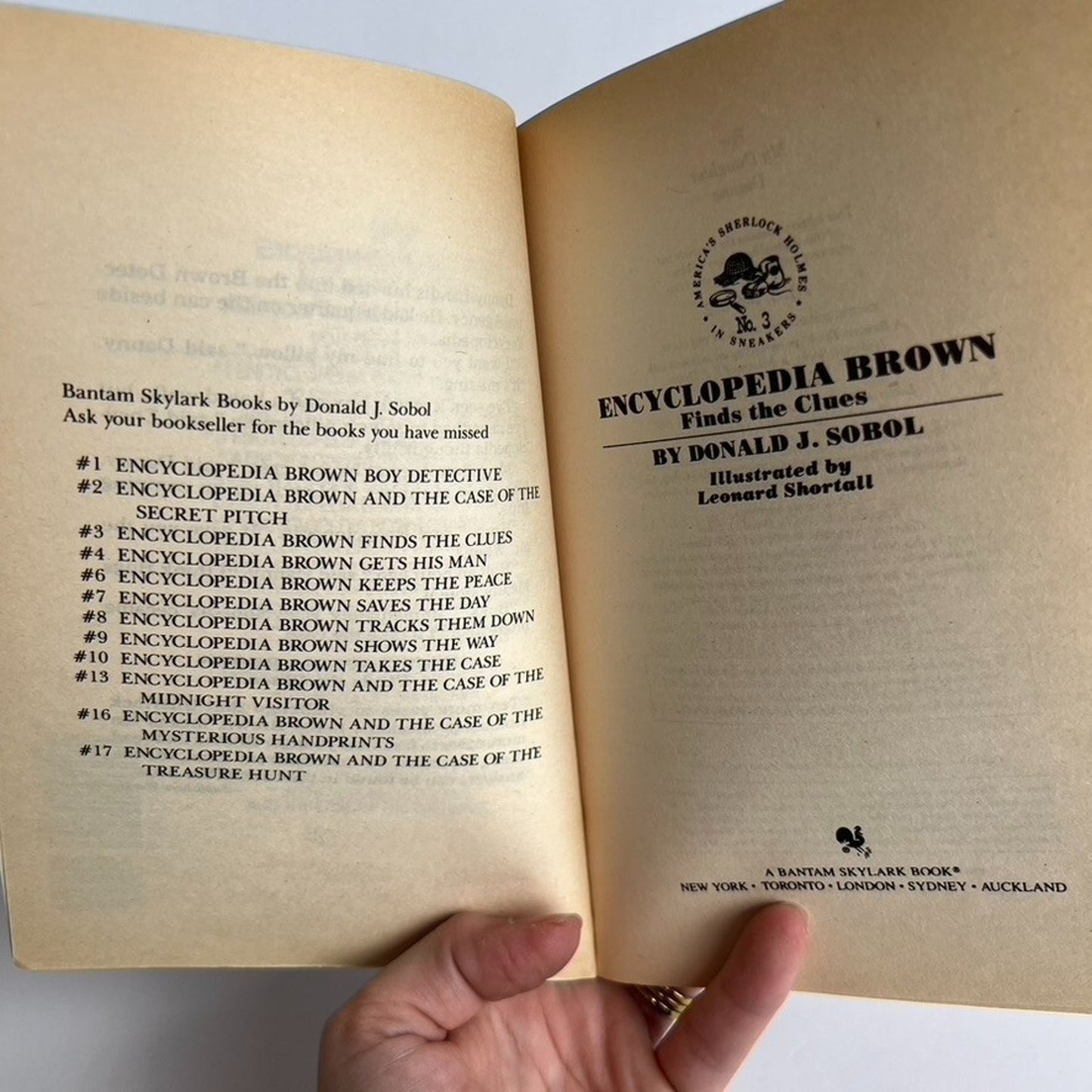 Vintage Encyclopedia Brown Boy Detective #3 "Finds the Clues" Series Sobol