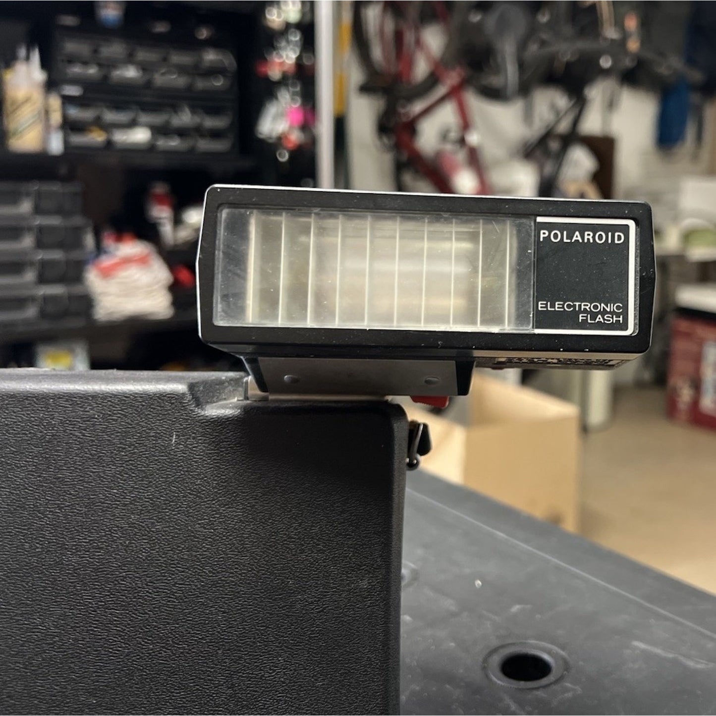 Vtg Polaroid 360 Land Camera w/ Electronic Timer, Flash, Hard Cover & Neck Strap