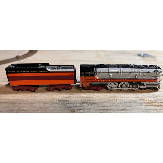 Vintage Hallmark Cards Keepsake 2004 Lionel Milwalkee Road Train Engine Diecast