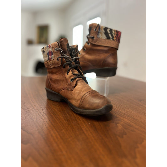 KEEN Tyretread Leather Boots Fold Over Aztec Tribal Print Cuff Cap Toe Women 7