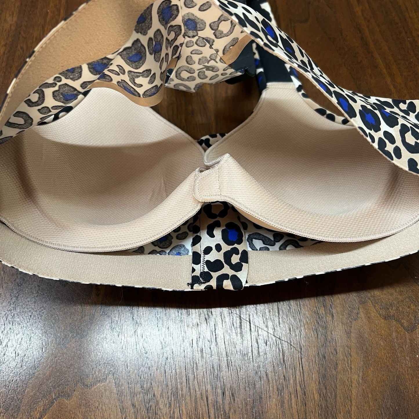 NWT Victoria Sport 34B Incredible Knockout Ultra Max Support Front Zip Leopard