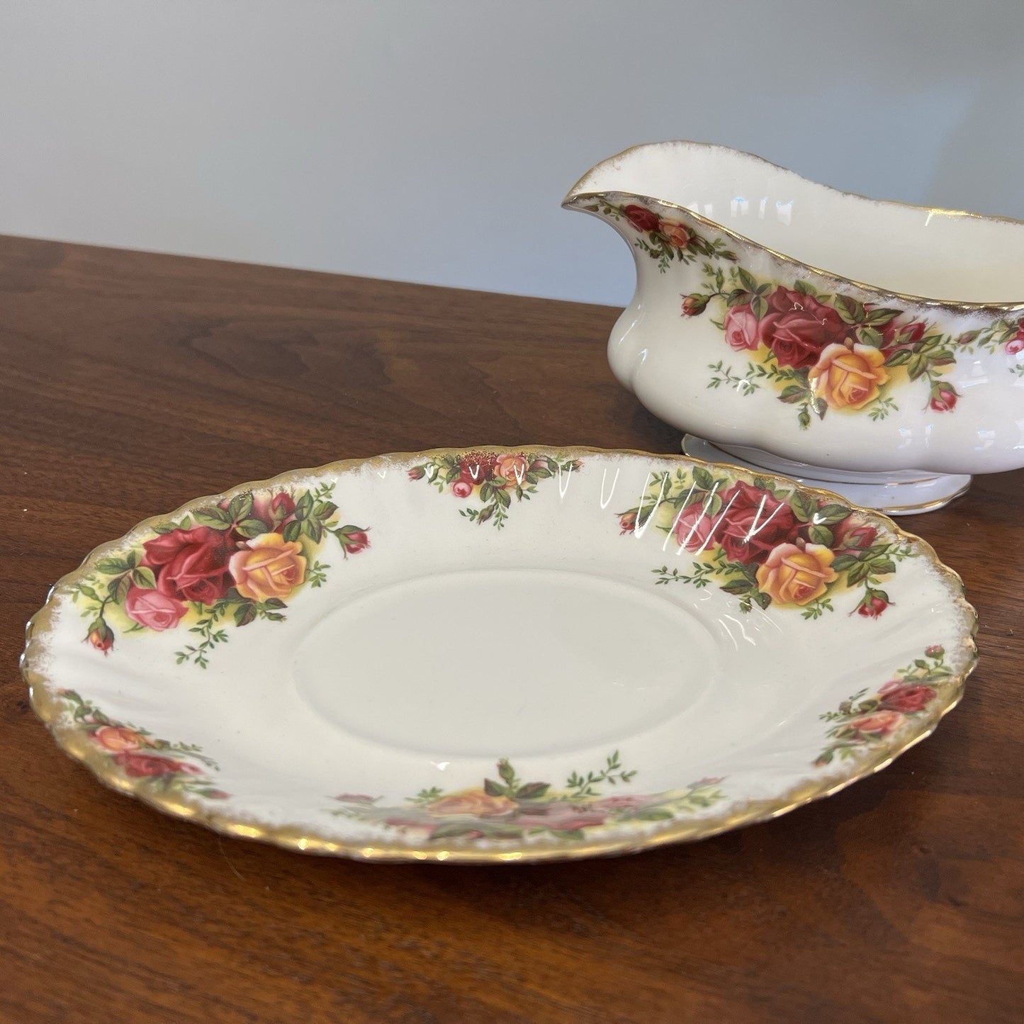 Royal Albert Old Country Roses Gravy Boat & Underplate 1962 Gold Trim Bone China