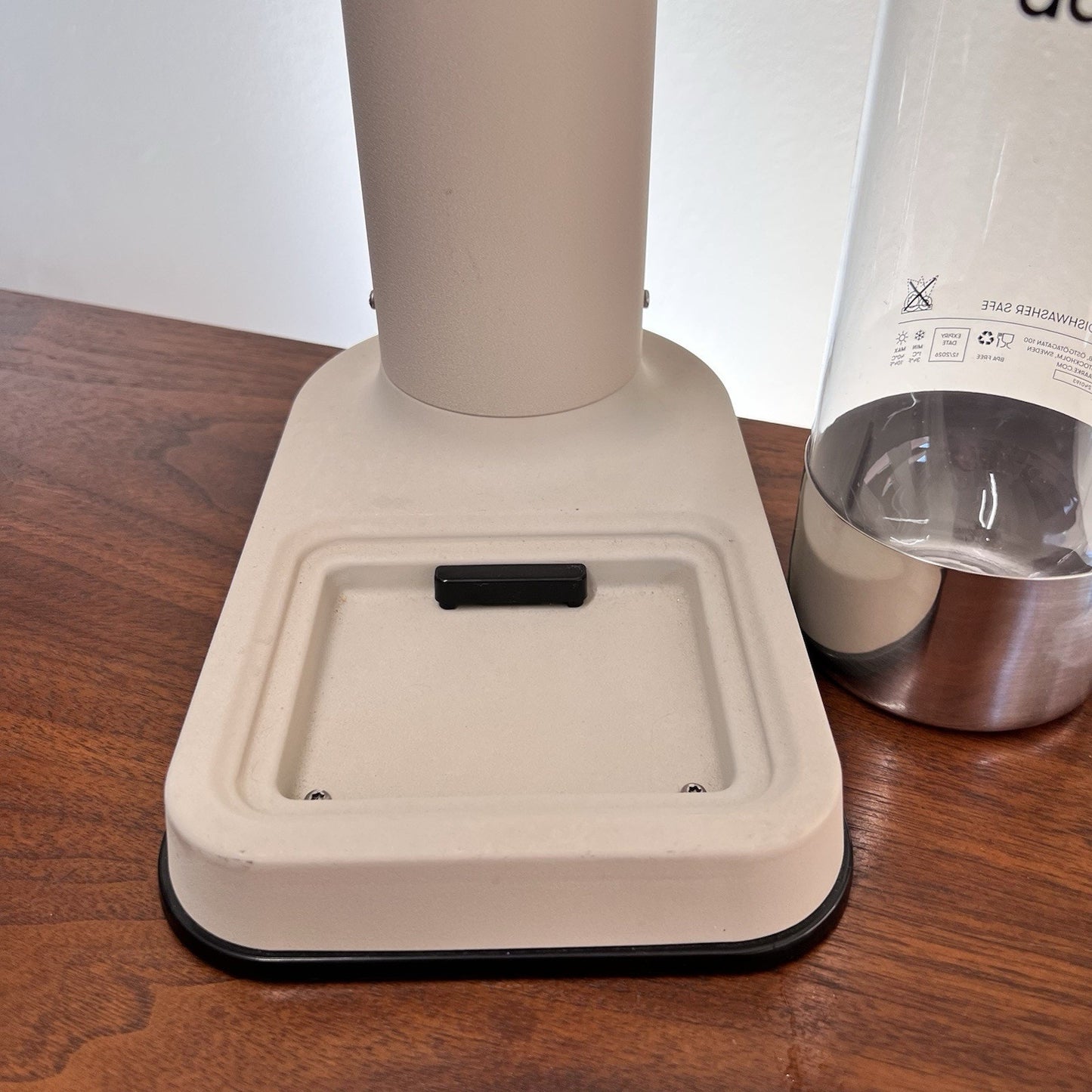 Aarke Carbonator 3 Sparkling Water Maker Sand Matte Bottle Cordless Minimalist