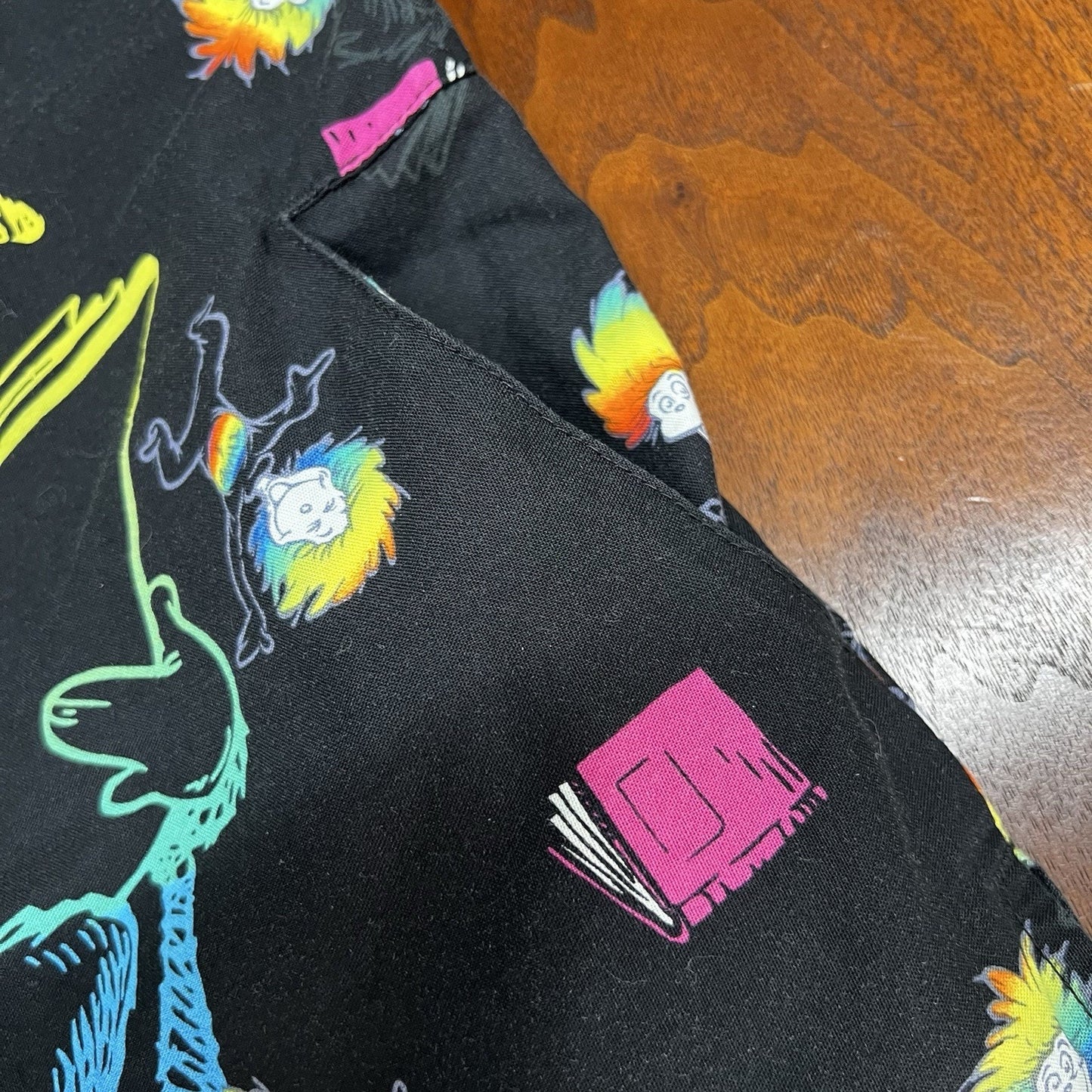 Cat in the Hat (S) Scrub Top Tooniforms Dr Seuss V Neck