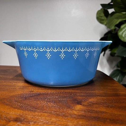 Vintage Pyrex Blue Snowflake Garland 25 qt Casserole Dish Bowl No Lid