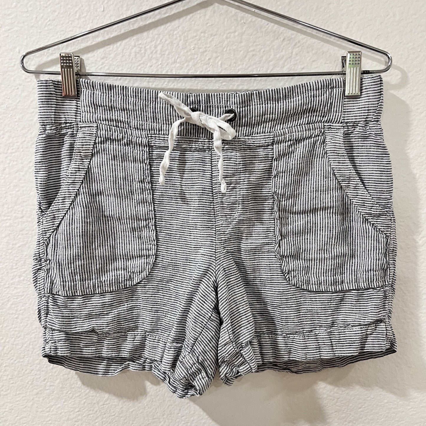 Athleta 100% Linen (6) Mid Rise Striped 30” Shorts Coastal Preppy 4” Inseam