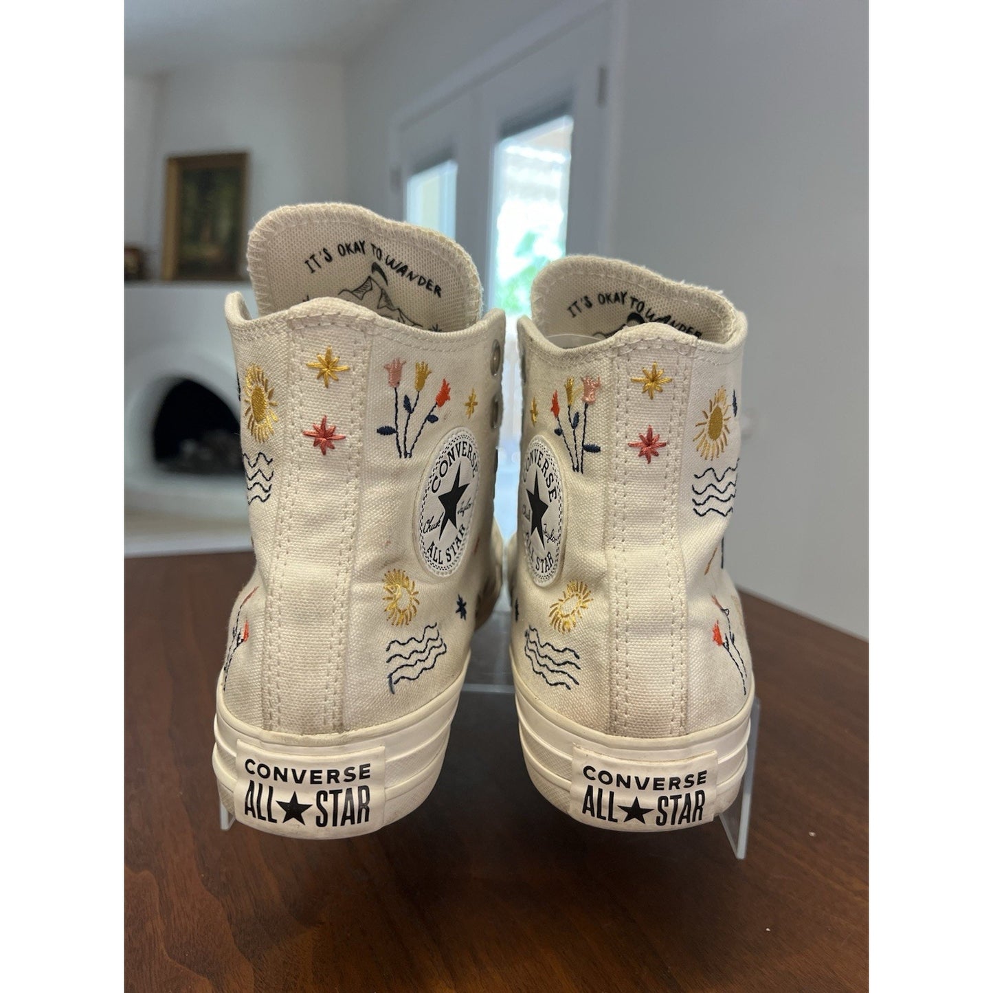 Chuck Taylor All Star Hi-top “It's Okay To Wander" Sneakers Mens Size 7.5