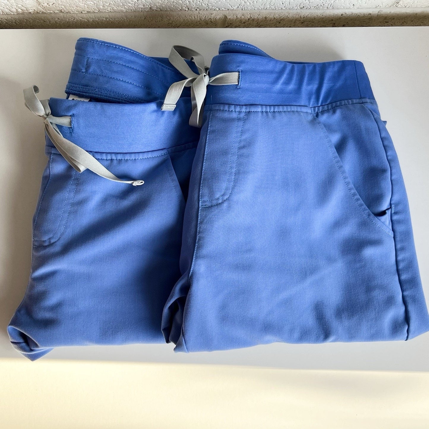 FIGS Zamora Women’s Ceil Blue Joggers S/T Set Pair Of 2 Scrub Pants #w18sw2005t